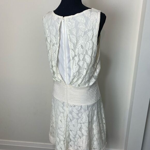 #112 GABBY SKYE cream sleeveless dress NWT - Picture 3 of 9